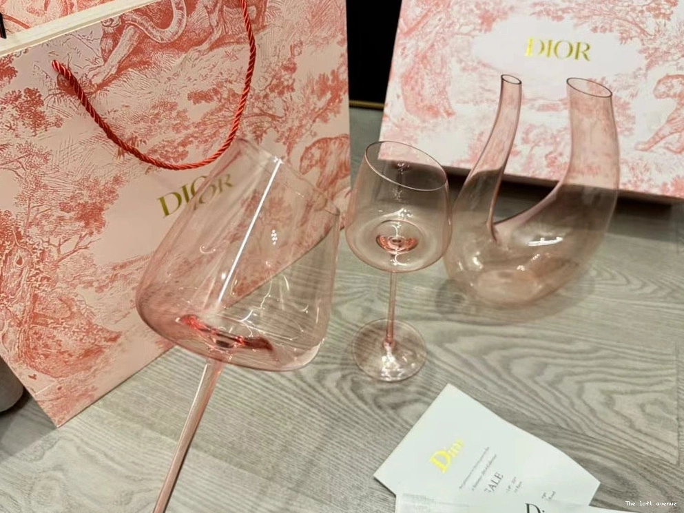 DECANTER AND GLASSES SET CHRISTIAN WINE 0824